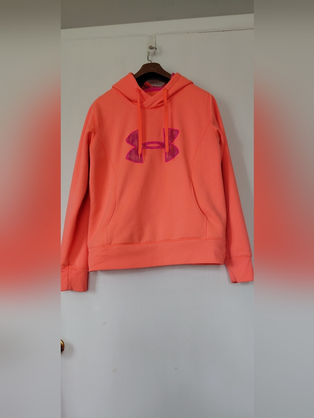 Size Large Under Armour Coral Orange Pullover Hoodie